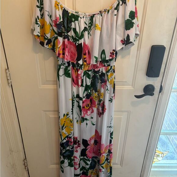 1.4.3. Story by Line Up Floral Off-Shoulder Maxi Dress - Picture 3 of 4